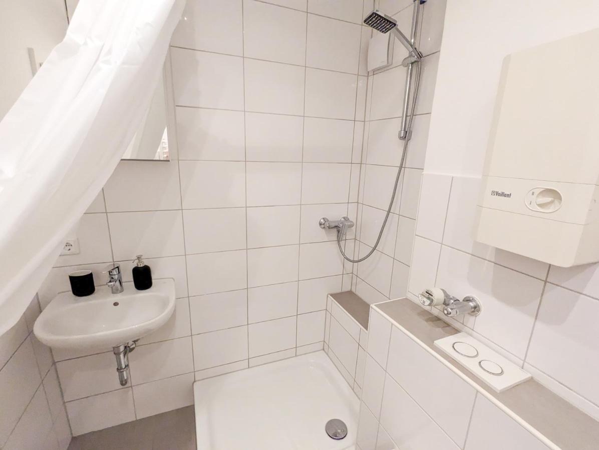 Apartment Mit Kueche, Arbeitsplatz Und Xxl Sofa نيوس المظهر الخارجي الصورة