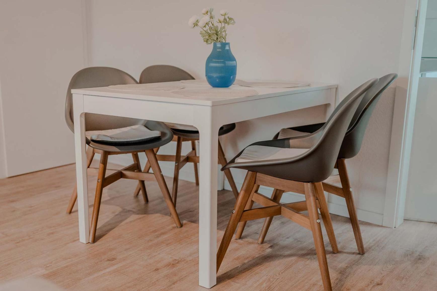 Apartment Mit Kueche, Arbeitsplatz Und Xxl Sofa نيوس المظهر الخارجي الصورة